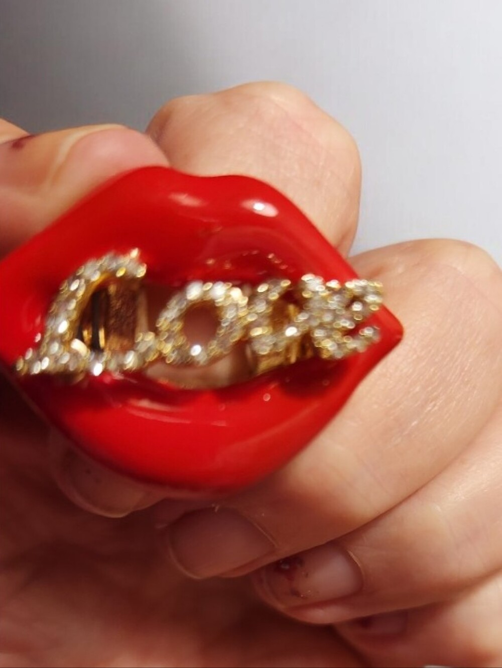 Red Lip Motif Crystal Accent Ring - Women Jewelry■ EUC ● Read Below